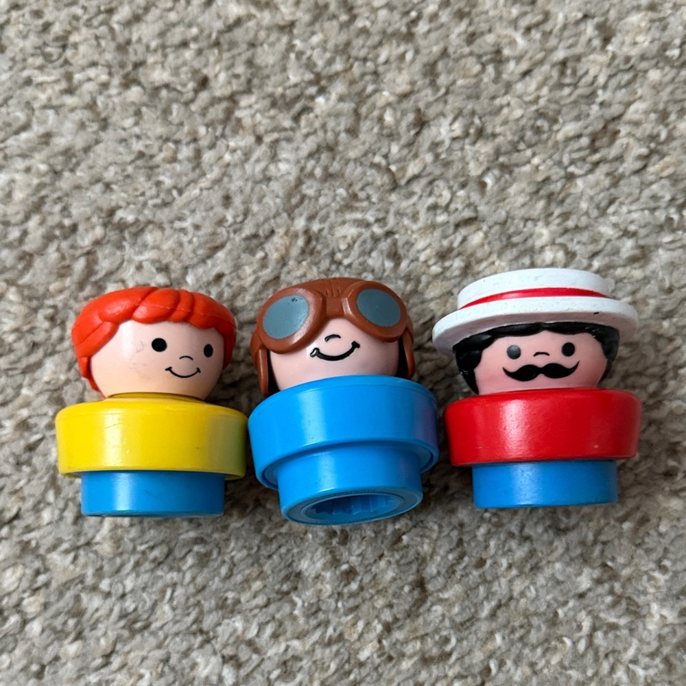 Misc bundle of vintage fisher price little people - Picture 3 of 3